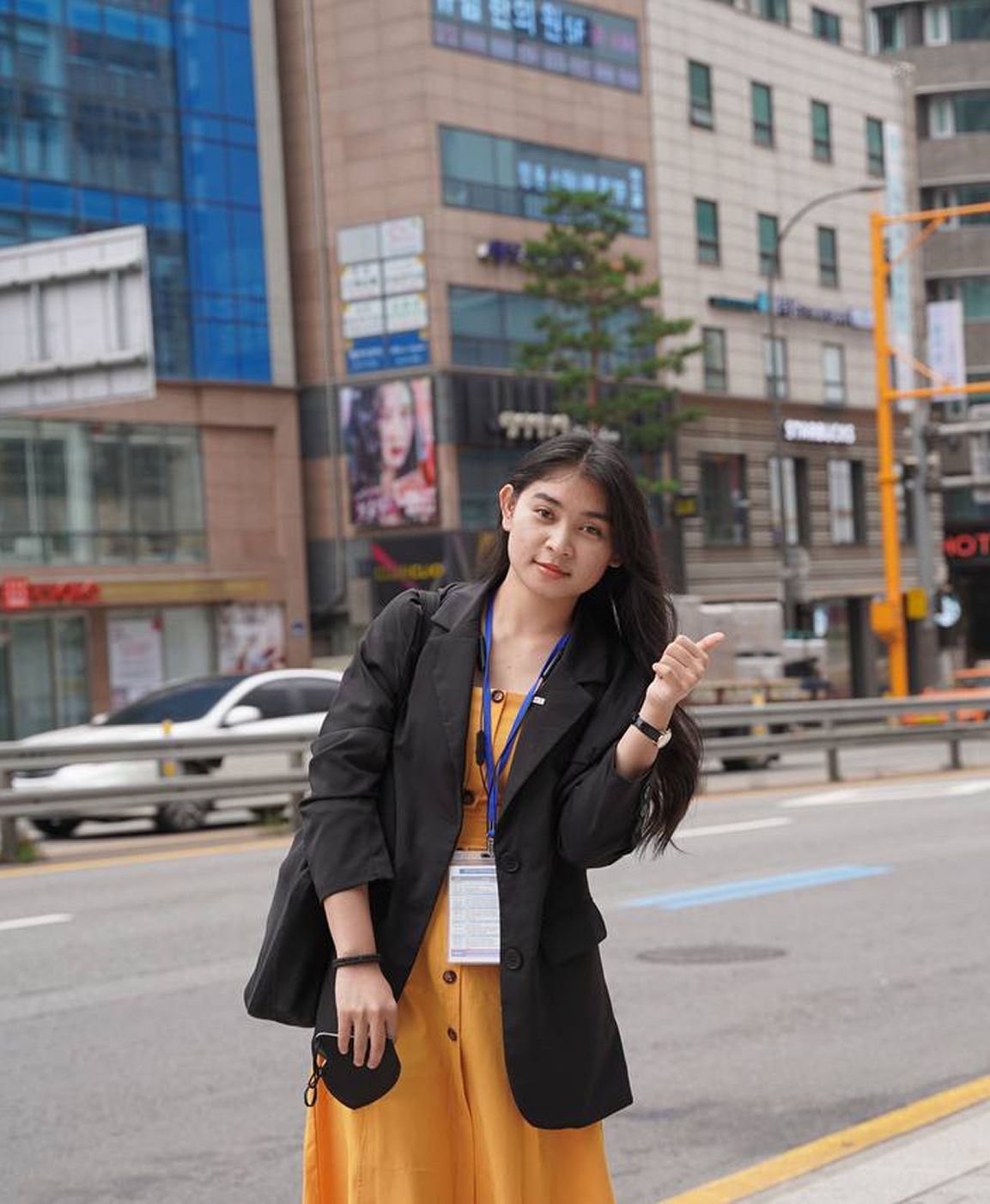 Kimleng receiving her Korea Productivity Center training certificate in Seoul